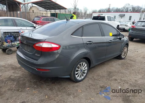 2017 Ford Fiesta Titanium z USA, uszkodzony, nr VIN 3FADP4CJ8HM136299